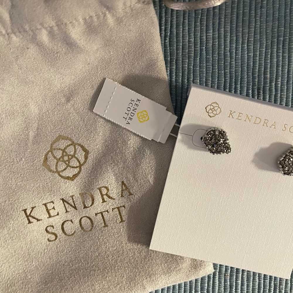 Kendra Scott studs